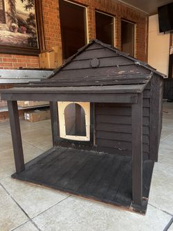 Dog House With A/C Unit