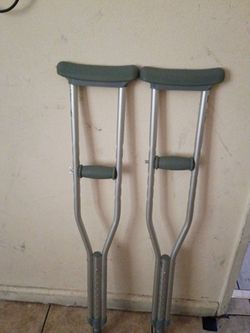 Kids crutches size 4'1 to 5'2