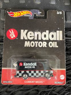 Hot Wheels Premium Kendall Combat Medic