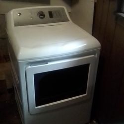 GE Electric Dryer With  Sensor Dry