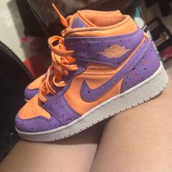 Jordan 1 Mid 