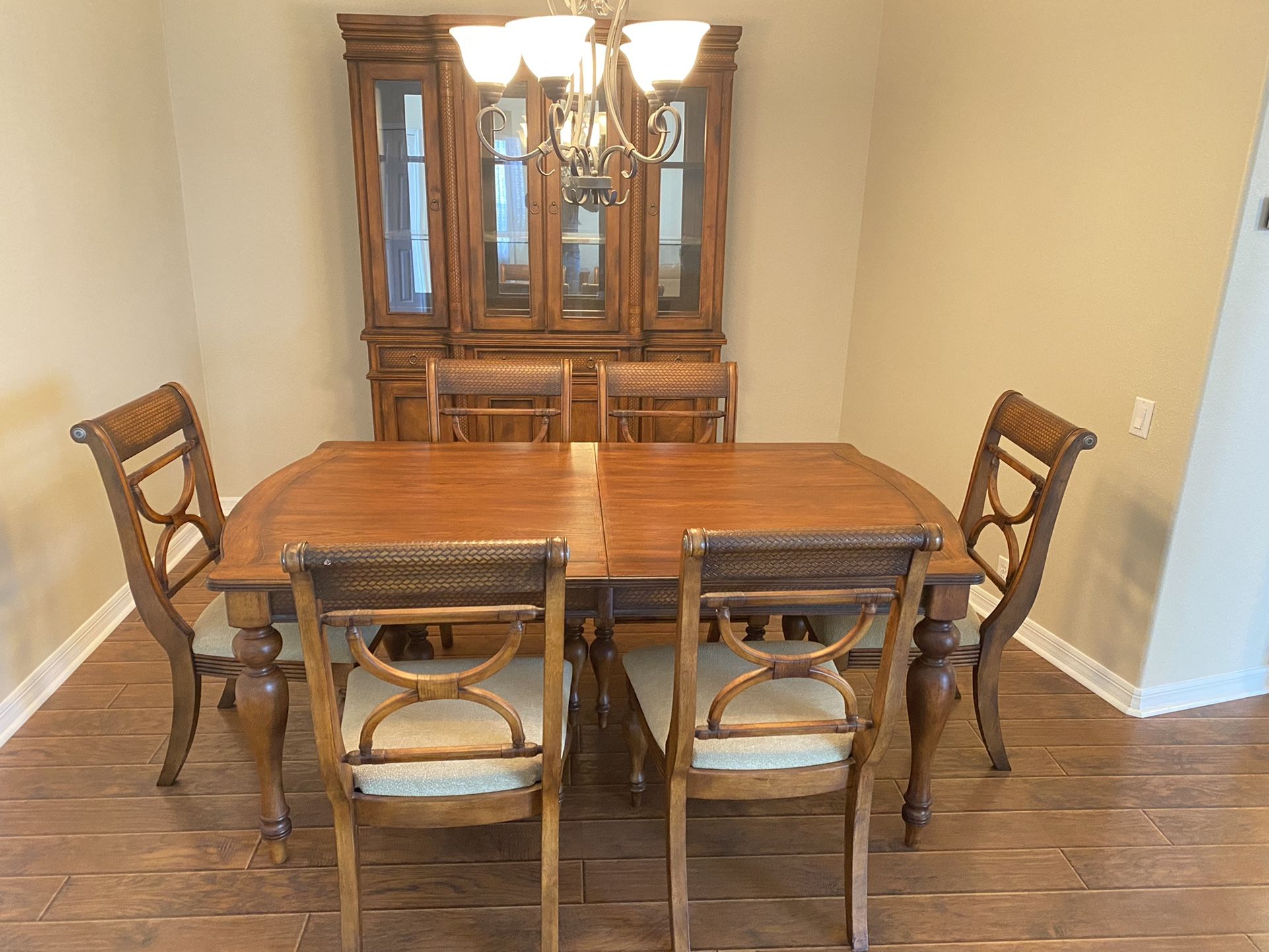 Dinning Room Set With 6 Chair And Cabinet