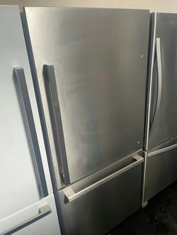 Hisense Stainless Steel Bottom Freezer Fridge LED Lighting