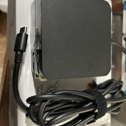 Macbook Pro/Air Charger. 65W. New