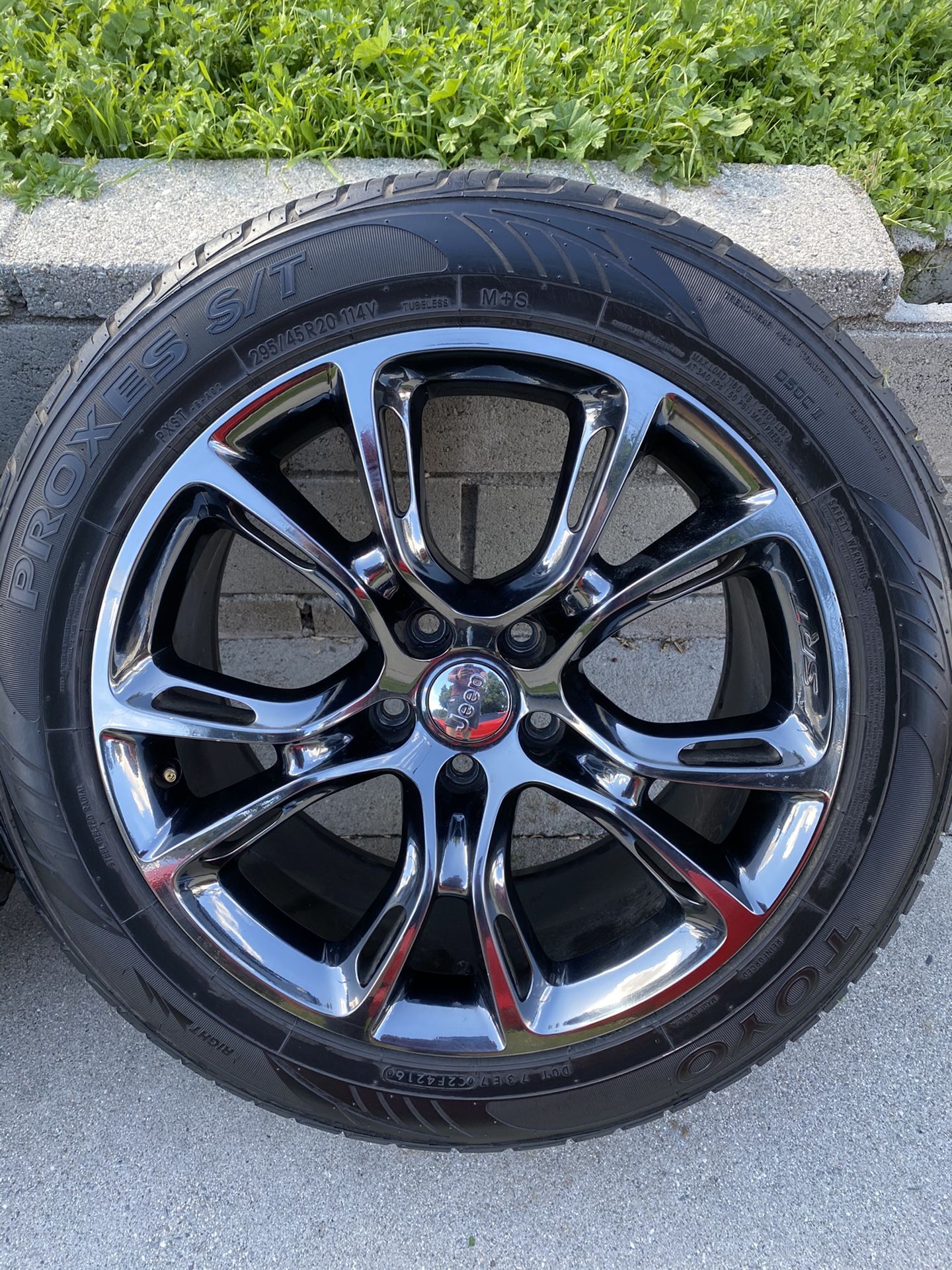 Jeep Srt 2015 wheels 20" OEM