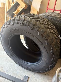 40x15.50 R22 tires