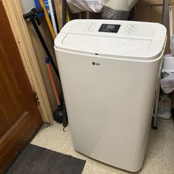 LG Air Conditioner 11,000 BTU 