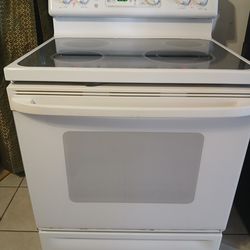 GE Glass Top Electric Stove $240
