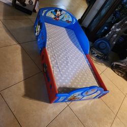 Hickey Mouse Toddler Bed Great Condition 