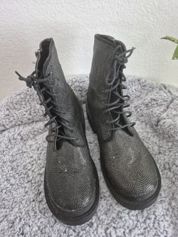 Woman Boots $2