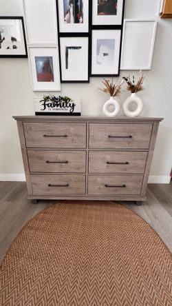 Modern Dresser 6 drawers