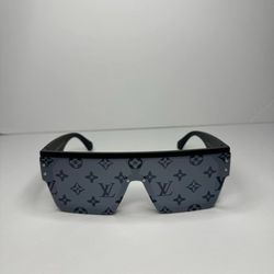 Louis Vuitton Sunglasses With Logo On Lens 