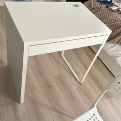 Table And Chair 