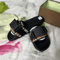 BURBERRY SLIDES