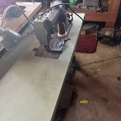 Triple synchronous sewing machine