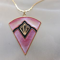 ART DECO ARROWHEAD WITH IRIDESCENT SHELL 