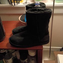 WOMEN'S SIZE 12 UGG BOOTS GREAT SHAPE