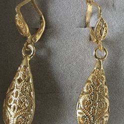 Beautiful Golden Earrings 