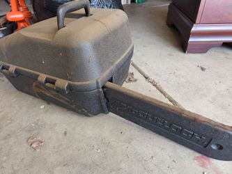 McCulloch Chainsaw with case