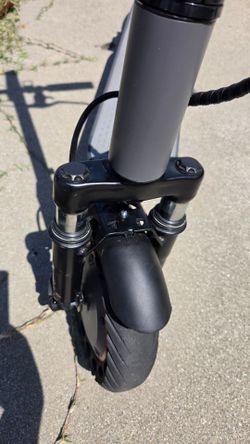electric large scooter $100 (used)
 $120 (almost new)
 $130(brand new box)
 Which one do you want?Front and rear suspension shock absorption
