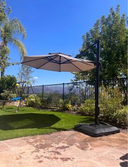 Heavy duty outdoor umbrella 11ft