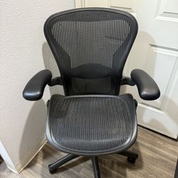 Herman Miller Aeron Office Chair ( SIZE B ) FULLY LOADED !!