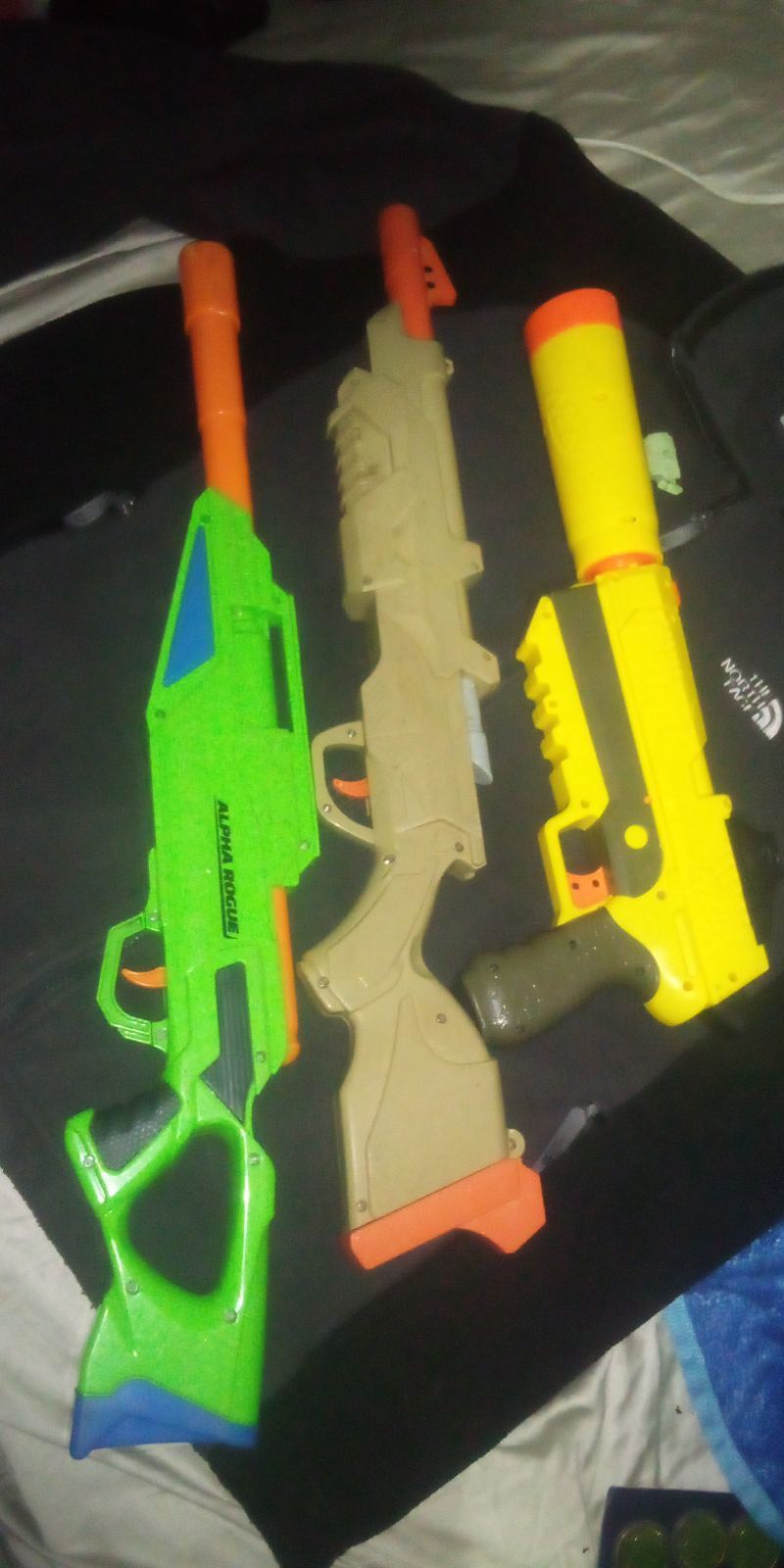 12 Nerf Guns 