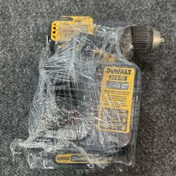DEWALT DRILL 