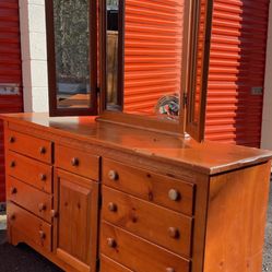 Quality Real Wood Long Dresser, Big Drawers, Big Mirror. Drawers Sliding Smoothly Great Conditipn