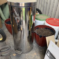 13 Gallon Steel Garbage Can