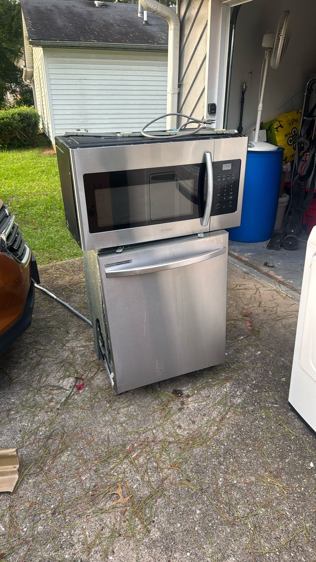 Samsung OTR microwave stainless steel dishwasher