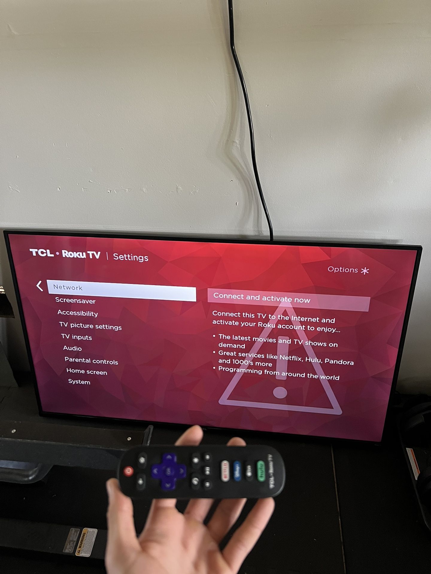 TCL ROKU TV WITH REMOTE