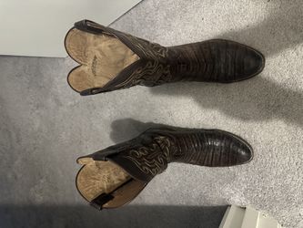 Lucchese Caimen Boots