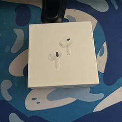Airpods pro gen 2 (like new) 