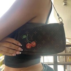 Murakami Cherry Pochette