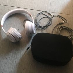 Beats Solo 4 Noise Cancellation