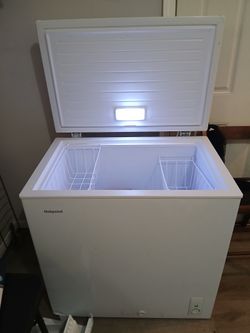 Hotpoint 7.1 Cu. Ft Deep Freezer