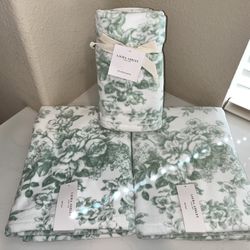 4-NWT LAURA ASHLEY DELPHINE DESIGN WHITE AND GREEN FLORAL TOWELS SET BUNDLE