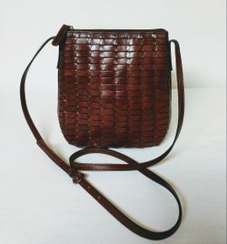 A VTG Woven Leather Fossil Crossbody