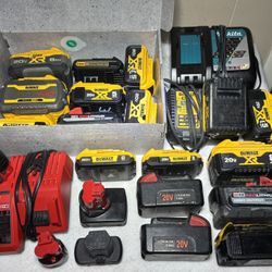 BATERIAS Y CARGADORES DEWALT Y MILWAUKEE