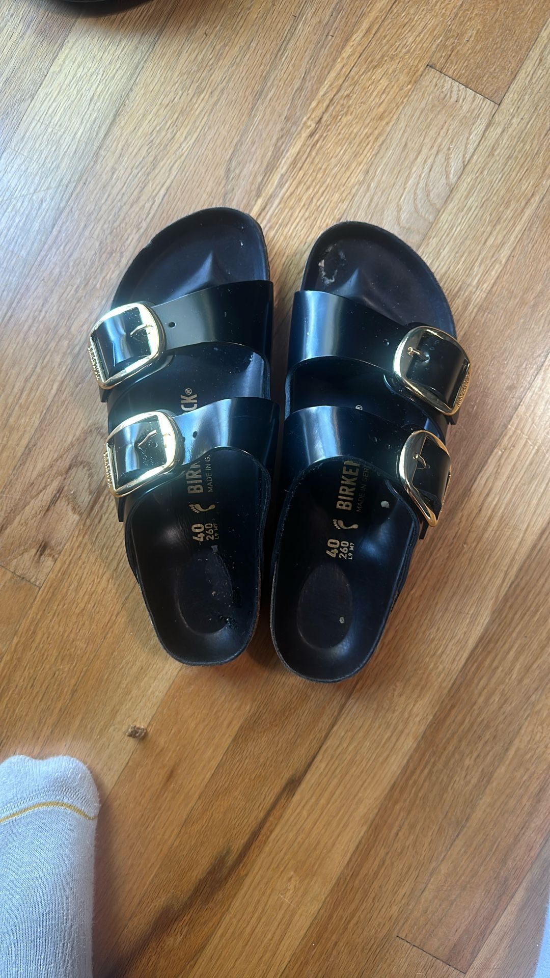 Black Birkenstocks Size 9, In Women’s Size 7 In Men’s