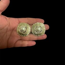 Earrings Gold Tone