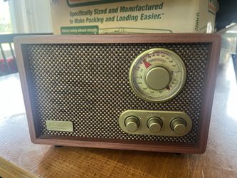 Vintage Style AM/FM Radio With Bluetooth