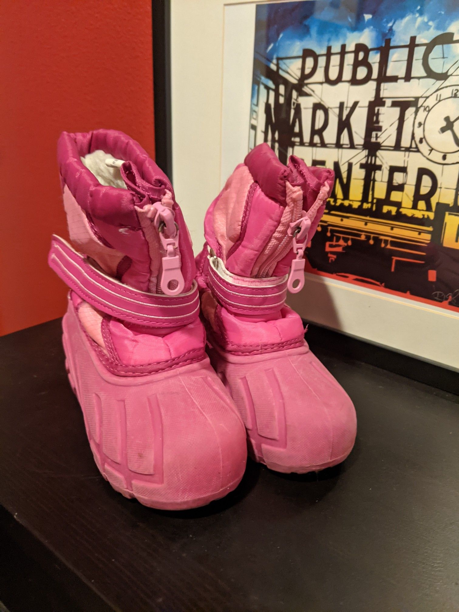 Kid pink snow boots sz 8