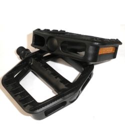 CANNONDALE BLACK PLASTIC BICYCLE PEDALS W/REFLECTOR BIKE PARTS 