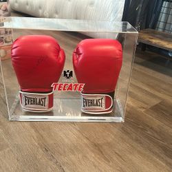 Oscar De La Hoya Signed Boxing Gloves 