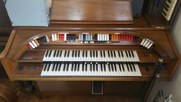Kimball 7600 Walnut Swinger Professional Transistor Organ for Sale in ...