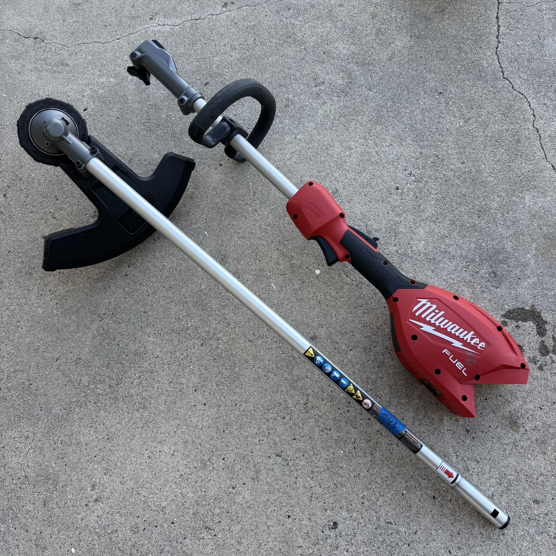 M18 FUEL 18V 16 in. Brushless Cordless Battery Powered String Trimmer with QUIK-LOK Attachment Capability (Tool-Only)