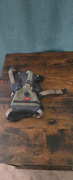 Kong small harness (like new)