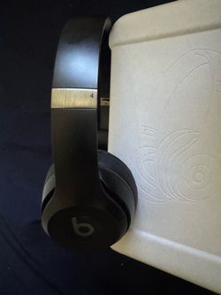 beats solo 4 headphones